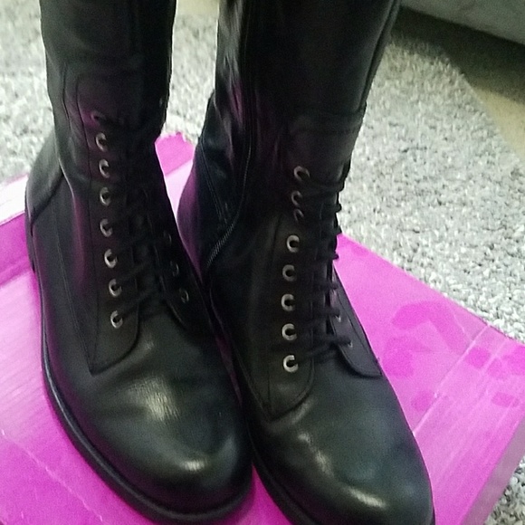 Boots - Picture 4 of 4